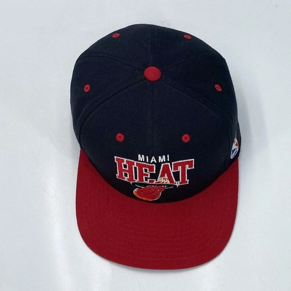 Miami Heat Mitchell & Ness Hardwood Classics Snapback Hat‎ 100% Wool 2-Tone
